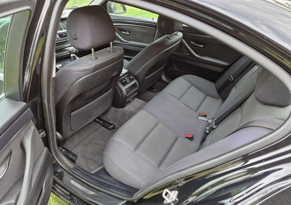 BMW Seria 5 cena 60500 przebieg: 139500, rok produkcji 2016 z Poznań małe 497